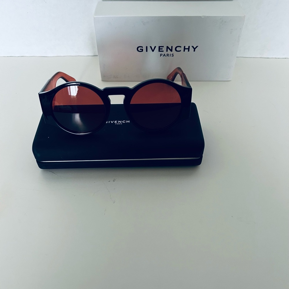 Givenchy women sunglasses burgundy color